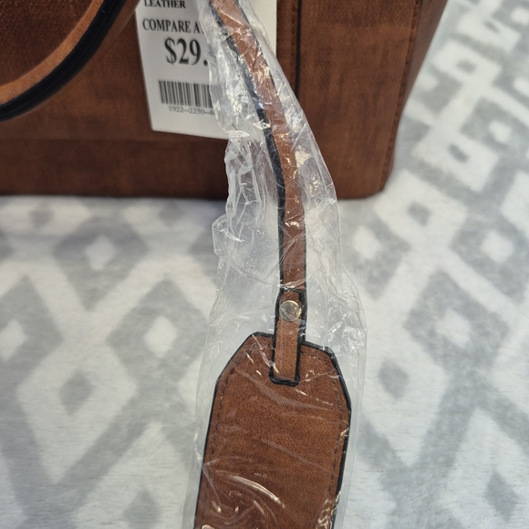 Elegant Tan Satchel Purse - Picture 11 of 15